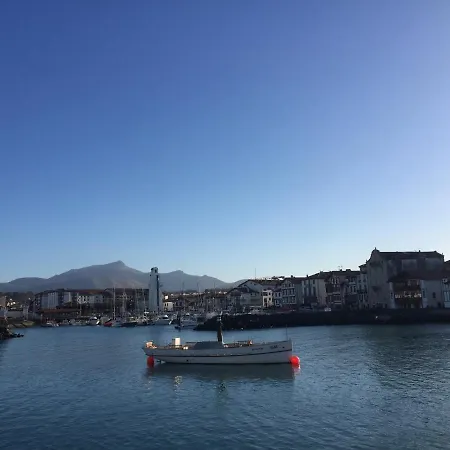 Les Pieds Dans L'eau * Saint-Jean-de-Luz