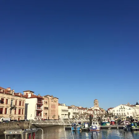 Les Pieds Dans L'eau * Saint-Jean-de-Luz